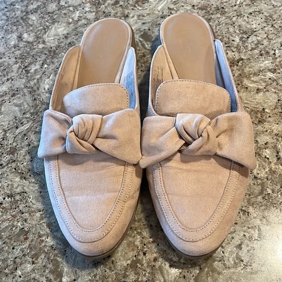 GH Bass & Co Faux Suede Mules with Bow - Picture 5 of 5